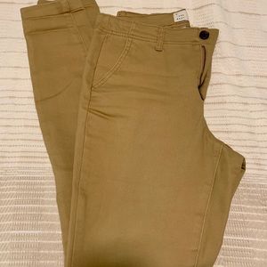 ✨ khaki skinny’s!